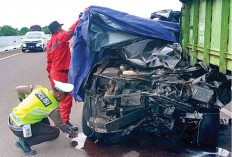 Fortuner Hantam Truk di Tol Palembang-Kayuagung, 4 Orang Tewas