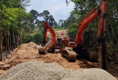 Permudah Akses Masyarakat, Bangun Jalan dan Jembatan
