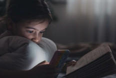 Sering Baca di Tempat Gelap Bisa Picu Mata Minus, Benarkah?