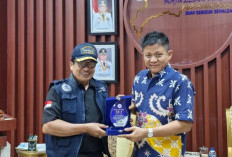 Peduli Radio dan Media Publik, Bupati OKU Timur Raih Penghargaan LPPL Award 2025