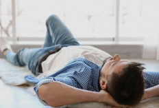 Tidur di Lantai untuk Atasi Nyeri Punggung: Mitos atau Justru Solusi Sederhana?