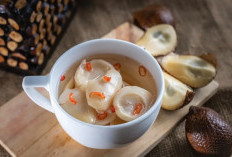 Segarnya Manisan Salak Pedas Manis, Camilan Unik yang Bikin Ketagihan!