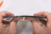 iPhone 17 Air Pecahkan Rekor Ketahanan, Hampir Mustahil Dibengkokkan dengan Tangan 