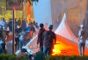Pendemo Memanas! Massa Bentrok dan Rusak Pos Polisi di Slipi