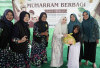 Peringati Muharram, TP PKK OKU Timur Berbagi Sembako untuk Anak Yatim dan Dhuafa