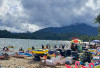 Pantai Bidadari Danau Ranau Mulai Dipadati Pengunjung
