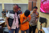 Dipicu Utang Rp10,9 Juta, Seorang Pria Tembak dan Tusuk Temannya