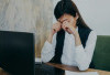 5 Cara Ampuh Atasi Mata Kering Karena Terlalu Lama di Depan Laptop