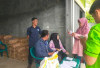 284 Paket Sembako Dibagikan, Pemdes Rantau Panjang Pastikan Warga Tak Kekurangan