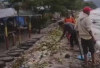 Tingkatkan Kenyamanan Wisatawan, DLH OKU Selatan Sisir Sampah di Kawasan Danau Ranau