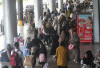 Bandara SMB II Dipadati Penumpang