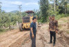 Bangun Jalan Penghubung Desa Bunga Mayang dengan Desa Mendah