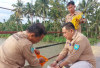 Pantau Pencemaran, DLH OKU Selatan Ambil Sampel Air Sungai