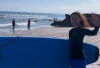 Yuki Kato Tekuni Hobi Baru Olahraga Surfing 