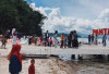 Pantai Bidadari Masih Ramai Dikunjungi Pengunjung