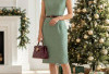 8 Inspirasi Dress Warna Sage yang Elegan untuk Tampil Menawan di Hari Natal