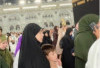 Umrah Bersama Anak, Celine Evangelista Berdoa Agar Tetap Istiqoma