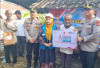 PT PLN dan Polres OKU Berikan Bansos dan Pemasangan Listrik Gratis