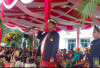 Kenakan Pakaian Adat Saat Upacara