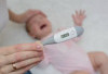 Jangan Panik! Begini Cara Mengatasi Demam pada Bayi dan Kapan Harus ke Dokter