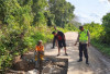 Jalan Warga di Perbatasan Dua Desa di OKU Amblas